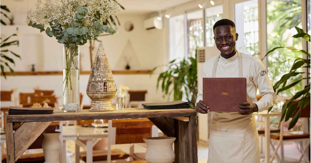 Chef-Obehi-waiter-Ona-restaurant-Lagos
